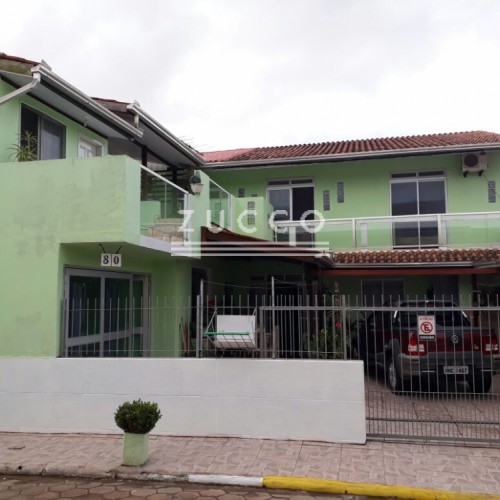 Casa ampla- pr�pria para kitnet