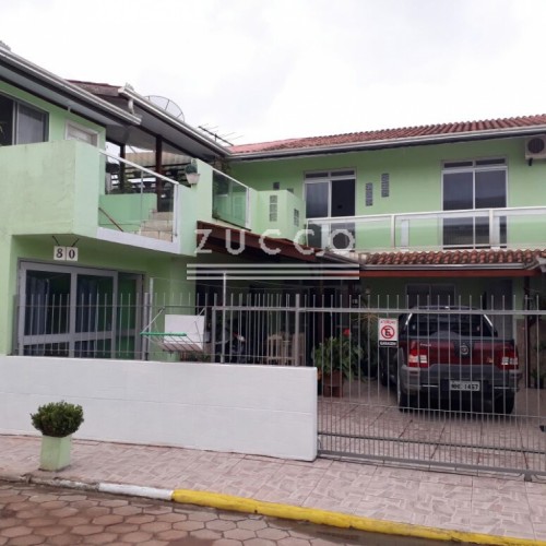 Casa ampla- pr�pria para kitnet