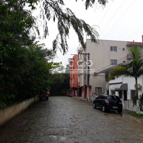 Sobrado Geminado 2 quartos _ Centro