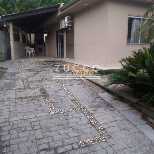 DUAS CASAS NO MESMO TERRENO COM PISCINA NO SERTO 