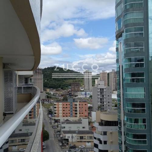 �timo Apto 3 su�tes a venda  quadra mar