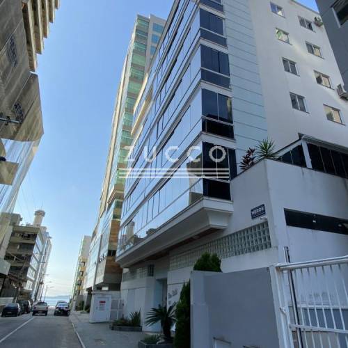 AMPLO APTO ANDAR BAIXO- QUADRA MAR -CENTRO