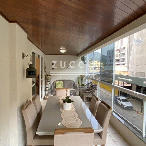 AMPLO APTO ANDAR BAIXO- QUADRA MAR -CENTRO