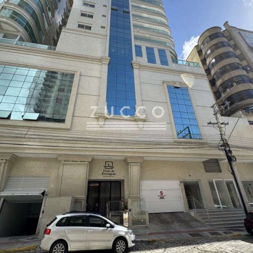 Excelente apto de 3 su�tes pr�ximo a praia