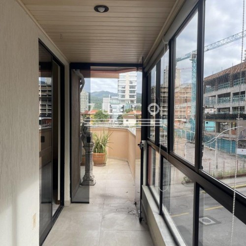 EXCELENTE APARTAMENTO 3 DORMIT�RIOS - CENTRO DE IT