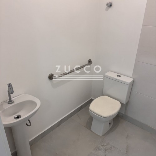EXCELENTE SALA COMERCIAL - MEIA PRAIA, RUA 232