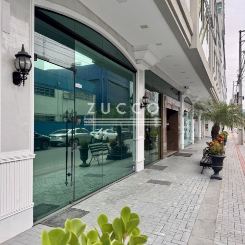 EXCELENTE SALA COMERCIAL - MEIA PRAIA, RUA 232