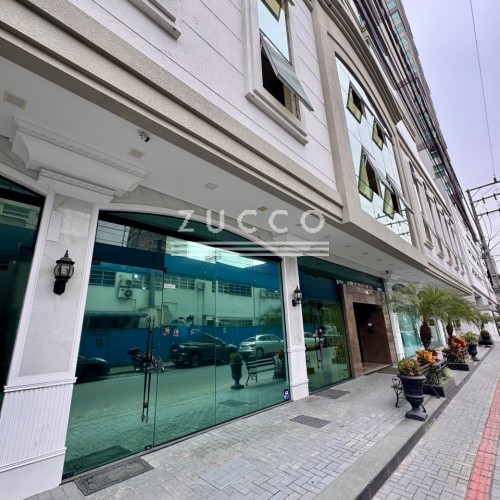 EXCELENTE SALA COMERCIAL - MEIA PRAIA, RUA 232