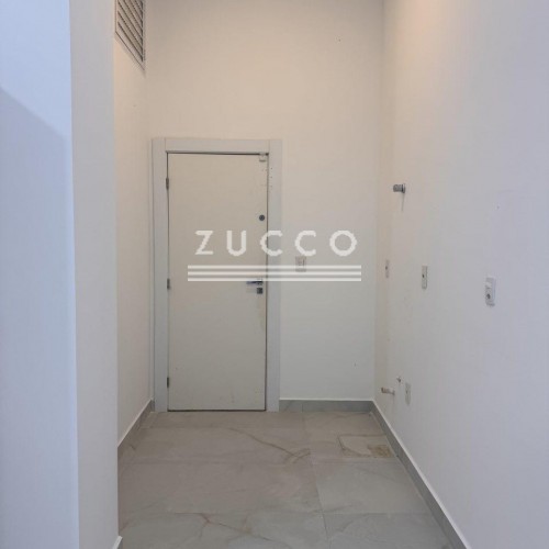 EXCELENTE SALA COMERCIAL - MEIA PRAIA, RUA 232