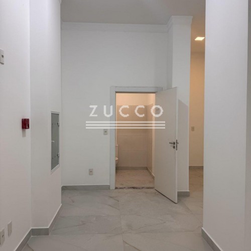 EXCELENTE SALA COMERCIAL - MEIA PRAIA, RUA 232