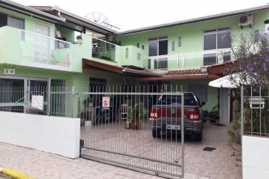 Casa ampla- prpria para kitnet