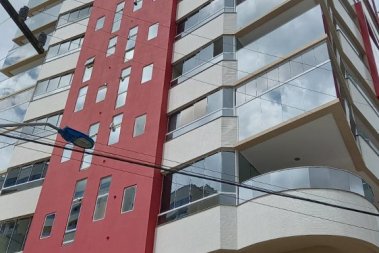 �timo Apto 3 su�tes a venda  quadra mar