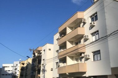 Apto 2 dorm. - quadra mar -centro